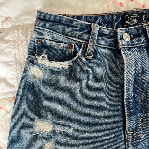 Abercrombie and Fitch Annie high rise girlfriend denim jeans - Picture 3 of 5